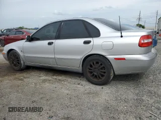 2004 Volvo S40 z VIN YV1VS27574F063722, wystawiony jako Copart lot #52276415 z przebiegiem 63 366 mil mil oraz Tytuł czysty. Historia ofert i sprzedaży dostępna na DreamBid. Obrazek 2.
