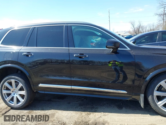 2016 Volvo XC90 T6 Inscription with VIN YV4A22PL1G1081831, listed as a IAAI auction lot 41808463 with 92,718 mi miles. Bid and sale history available at carsss.com. Image 13.