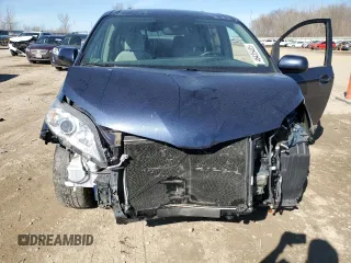 2018 Toyota Sienna LE Auto Access Seat with VIN 5TDKZ3DCXJS910757, listed as a Copart auction lot 46435435 with 80,774 mi miles and Salvage Title. Bid and sale history available at carsss.com. Image 11.