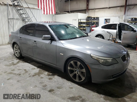 2008 BMW 5 Series 535i z VIN WBANW13538CZ75004, wystawiony jako Copart lot #54988245 z przebiegiem 110 736 mil mil oraz Czysty tytuł • Clean title. Historia ofert i sprzedaży dostępna na DreamBid. Obrazek 4.