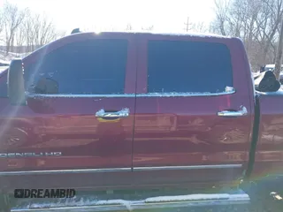 2015 GMC Sierra 2500HD Denali z VIN 1GT120E8XFF188285, wystawiony jako IAAI lot #41586993 z przebiegiem 141 691 mil mil oraz . Historia ofert i sprzedaży dostępna na DreamBid. Obrazek 15.