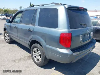 2005 Honda Pilot EX-L with VIN 5FNYF18525B053721, listed as a IAAI auction lot 41993363 with 222,332 mi miles. Bid and sale history available at carsss.com. Image 3.