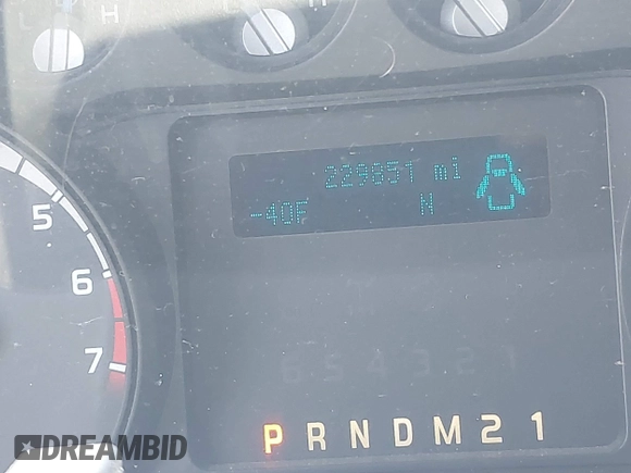 2015 Ford F-350 XL with VIN 1FDBF3E67FEB64097, listed as a IAAI auction lot 42647177 with 229,851 mi miles and . Bid and sale history available at DreamBid. Image 15.