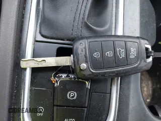 2019 Hyundai Santa Fe SE z VIN 5NMS23AD7KH058499, wystawiony jako IAAI lot #41963798 z przebiegiem Nie podano mil oraz . Historia ofert i sprzedaży dostępna na DreamBid. Obrazek 11.