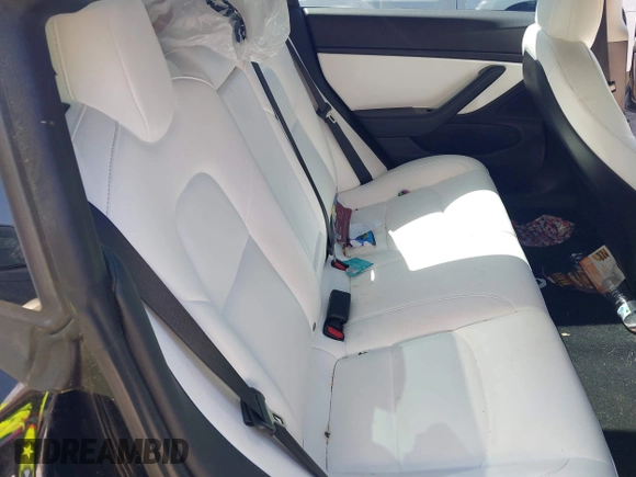 2020 Tesla Model 3 Long Range z VIN 5YJ3E1EB3LF622290, wystawiony jako IAAI lot #41978398 z przebiegiem 59 127 mil mil oraz . Historia ofert i sprzedaży dostępna na DreamBid. Obrazek 8.