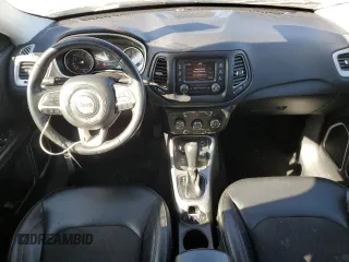 2018 Jeep Compass Latitude z VIN 3C4NJDBB8JT245898, wystawiony jako Copart lot #54578425 z przebiegiem 115 236 mil mil oraz Szkoda całkowita • Salvage title. Historia ofert i sprzedaży dostępna na DreamBid. Obrazek 8.
