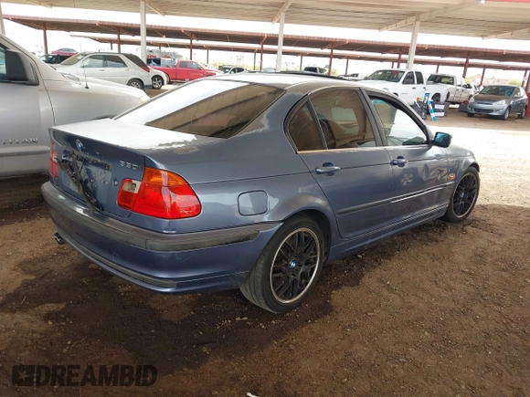 2001 BMW 3 Series 330i with VIN WBAAV53431FJ70608, listed as a IAAI auction lot 41897074 with 200,339 mi miles. Bid and sale history available at carsss.com. Image 4.