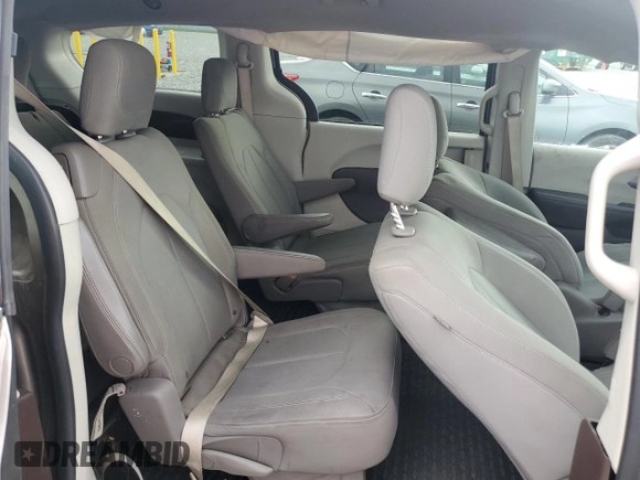 2017 Chrysler Pacifica Touring with VIN 2C4RC1DG7HR747382, listed as a Copart auction lot 61635915 with 188,495 mi miles and Salvage title. Bid and sale history available at DreamBid. Image 11.