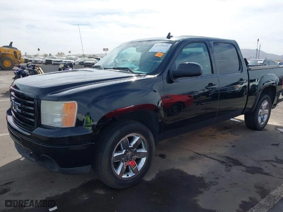 2013 GMC Sierra 1500 SLT with VIN 3GTP2WE73DG186362, listed as a IAAI auction lot 41719448 with 204,637 mi miles. Bid and sale history available at carsss.com. Image 2.