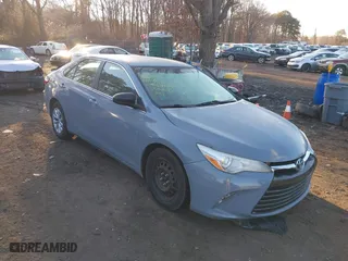 2015 Toyota Camry Hybrid LE with VIN 4T1BD1FK6FU151692, listed as a IAAI auction lot 41674431 with 440,405 mi miles. Bid and sale history available at carsss.com. Image 1.