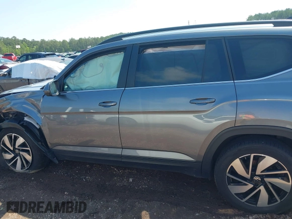 2024 Volkswagen Atlas SE with VIN 1V2HR2CA8RC535094, listed as a IAAI auction lot 42261647 with 36,505 mi miles and . Bid and sale history available at DreamBid. Image 13.