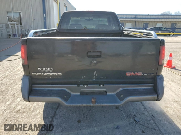 1996 GMC Sonoma SLS with VIN 1GTCS19XXT8530270, listed as a Copart auction lot 45520675 with 263,828 mi miles and Salvage Title. Bid and sale history available at carsss.com. Image 6.