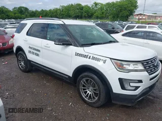 2017 Ford Explorer XLT z VIN 1FM5K8D84HGC26555, wystawiony jako IAAI lot #42242151 z przebiegiem 166 643 mil mil oraz . Historia ofert i sprzedaży dostępna na DreamBid. Obrazek 1.