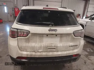 2019 Jeep Compass Limited with VIN 3C4NJCCB1KT662905, listed as a IAAI auction lot 41572268 with 105,377 mi miles. Bid and sale history available at carsss.com. Image 16.