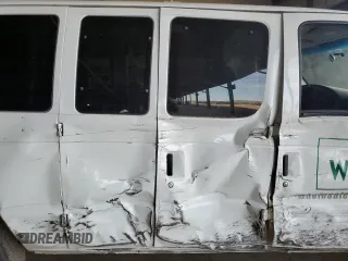 2008 Ford Econoline Passenger XL z VIN 1FBSS31L98DB42627, wystawiony jako Copart lot #63192154 z przebiegiem 111 494 mil mil oraz Szkoda całkowita • Salvage title. Historia ofert i sprzedaży dostępna na DreamBid. Obrazek 11.