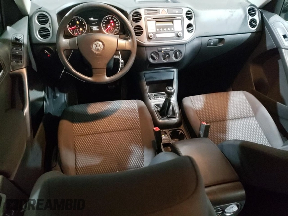 2010 Volkswagen Tiguan with VIN WVGCV7AX2AW504241, listed as a Copart auction lot 44610505 with 234,251 mi miles and Clean Title. Bid and sale history available at DreamBid. Image 8.