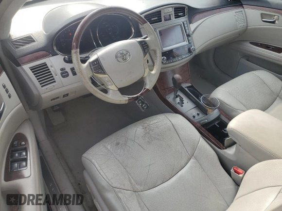 2012 Toyota Avalon z VIN 4T1BK3DB2CU465002, wystawiony jako Copart lot #55247345 z przebiegiem 131 583 mil mil oraz Szkoda całkowita • Salvage title. Historia ofert i sprzedaży dostępna na DreamBid. Obrazek 8.