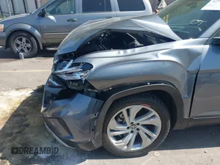 2022 Volkswagen Atlas SE with VIN 1V2KP2CA6NC524326, listed as a IAAI auction lot 42546660 with 37,406 mi miles and . Bid and sale history available at DreamBid. Image 6.