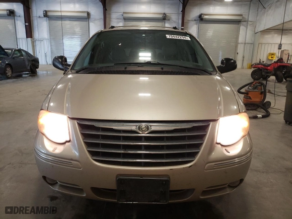 2006 Chrysler Town & Country LWB Limited with VIN 2A8GP64LX6R818649, listed as a Copart auction lot 70442294 with 226,612 mi miles and Salvage Title. Bid and sale history available at carsss.com. Image 5.