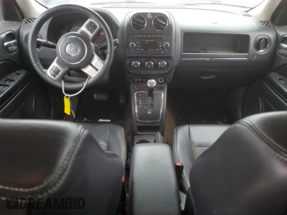 2014 Jeep Patriot Latitude with VIN 1C4NJPFAXED625758, listed as a Copart auction lot 51084625 with 186,517 mi miles and Salvage Title. Bid and sale history available at carsss.com. Image 8.