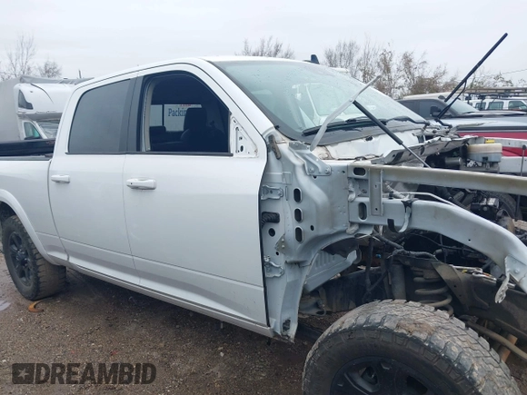 2018 Ram 2500 Laramie with VIN 3C6UR5FL7JG260700, listed as a IAAI auction lot 41343304 with Not provided miles and . Bid and sale history available at DreamBid. Image 12.