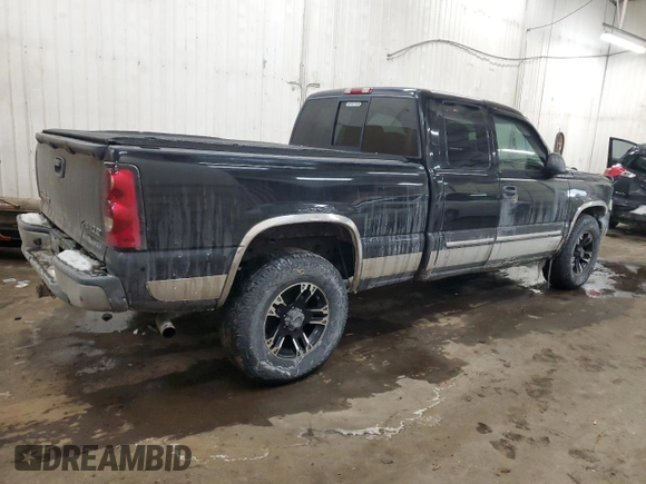 2005 Chevrolet Silverado 1500 Z71 with VIN 1GCEK19B95Z115287, listed as a Copart auction lot 44511215 with 224,632 mi miles and Salvage Title. Bid and sale history available at carsss.com. Image 3.