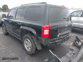 2017 Jeep Patriot Sport with VIN 1C4NJPBB9HD103349, listed as a IAAI auction lot 41528460 with 122,026 mi miles. Bid and sale history available at carsss.com. Image 3.