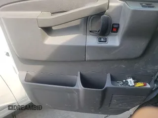 2017 Chevrolet Express Cargo с VIN 1GCWGAFF4H1345724, выставлен на аукционе IAAI как лот 42847825 с пробегом 176 392 миль миль и . История ставок и продаж доступна на DreamBid. Изображение 6.