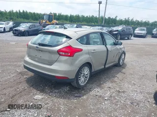 2015 Ford Focus Titanium с VIN 1FADP3N2XFL367753, выставлен на аукционе IAAI как лот 42695722 с пробегом 26 565 миль миль и . История ставок и продаж доступна на DreamBid. Изображение 4.