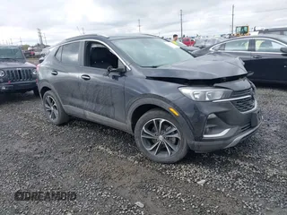 2020 Buick Encore GX Select z VIN KL4MMDS22LB124463, wystawiony jako IAAI lot #41990743 z przebiegiem 75 788 mil mil oraz . Historia ofert i sprzedaży dostępna na DreamBid. Obrazek 1.