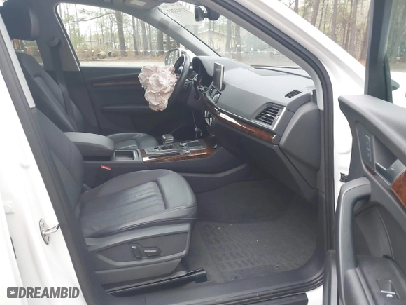 2018 Audi Q5 Premium Plus with VIN WA1BNAFY6J2080465, listed as a IAAI auction lot 41941203 with 79,724 mi miles. Bid and sale history available at carsss.com. Image 5.