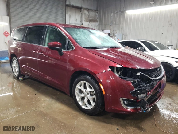 2017 Chrysler Pacifica Touring-L with VIN 2C4RC1BG5HR817237, listed as a Copart auction lot 46523085 with 131,978 mi miles and Salvage Title. Bid and sale history available at carsss.com. Image 4.
