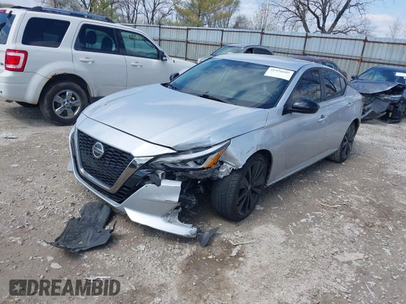 2020 Nissan Altima SR with VIN 1N4BL4CV3LC132192, listed as a IAAI auction lot 41936605 with 105,719 mi miles and . Bid and sale history available at carsss.com. Image 2.