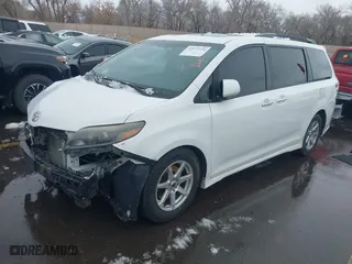 2015 Toyota Sienna SE with VIN 5TDXK3DC5FS583833, listed as a IAAI auction lot 41577726 with 143,965 mi miles. Bid and sale history available at carsss.com. Image 18.