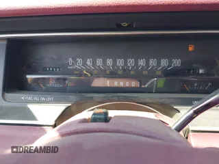 1992 Mercury Grand Marquis LS z VIN 2MECM75W4NX749141, wystawiony jako IAAI lot #42413769 z przebiegiem 296 805 mil mil oraz . Historia ofert i sprzedaży dostępna na DreamBid. Obrazek 7.
