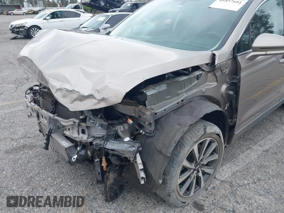 2019 Lincoln MKC Reserve with VIN 5LMCJ3C9XKUL09386, listed as a IAAI auction lot 41857681 with 66,101 mi miles and . Bid and sale history available at DreamBid. Image 6.