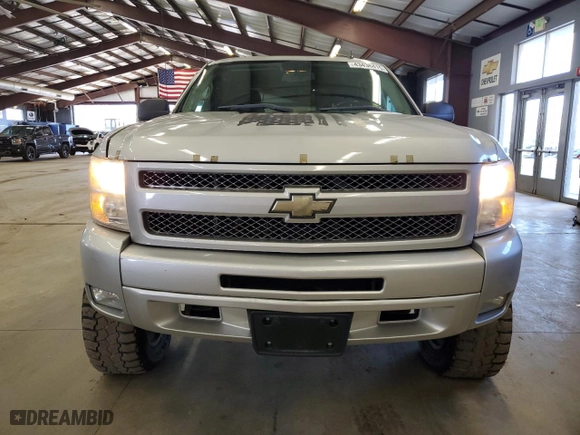 2011 Chevrolet Silverado 1500 LT with VIN 1GCRKSE33BZ211983, listed as a Copart auction lot 43436415 with NaN miles and Clean Title. Bid and sale history available at carsss.com. Image 5.