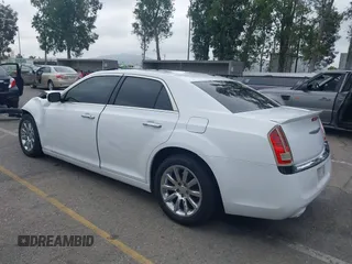 2012 Chrysler 300 C z VIN 2C3CCAET4CH236569, wystawiony jako IAAI lot #42181321 z przebiegiem 144 243 mil mil oraz . Historia ofert i sprzedaży dostępna na DreamBid. Obrazek 3.