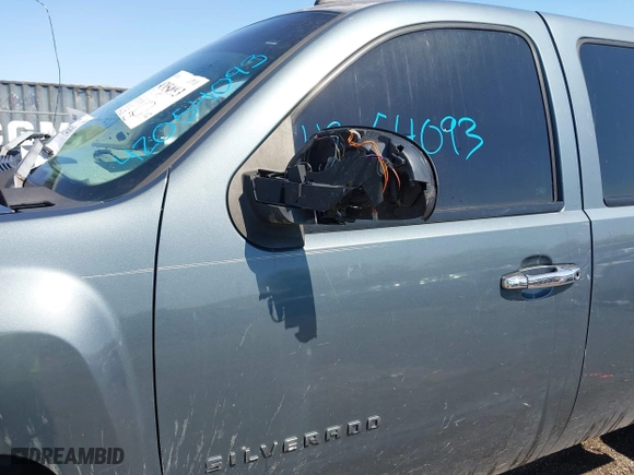 2007 Chevrolet Silverado 1500 LTZ with VIN 2GCEK13M071572981, listed as a IAAI auction lot 42054093 with 284,423 mi miles. Bid and sale history available at carsss.com. Image 6.