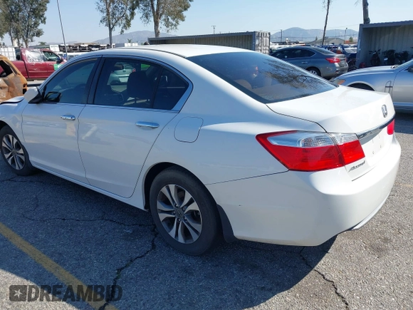 2015 Honda Accord Sedan LX with VIN 1HGCR2F33FA204165, listed as a IAAI auction lot 41631780 with 92,182 mi miles. Bid and sale history available at carsss.com. Image 3.