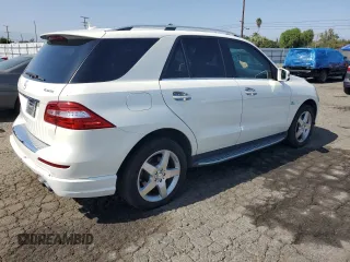 2013 Mercedes-Benz M 550 with VIN 4JGDA7DB8DA198390, listed as a Copart auction lot 62422525 with 121,954 mi miles and Clean title. Bid and sale history available at DreamBid. Image 3.