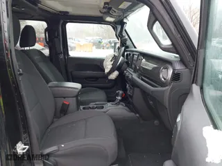 2023 Jeep Gladiator Overland with VIN 1C6HJTFG4PL564093, listed as a IAAI auction lot 41594203 with 37,740 mi miles. Bid and sale history available at carsss.com. Image 5.