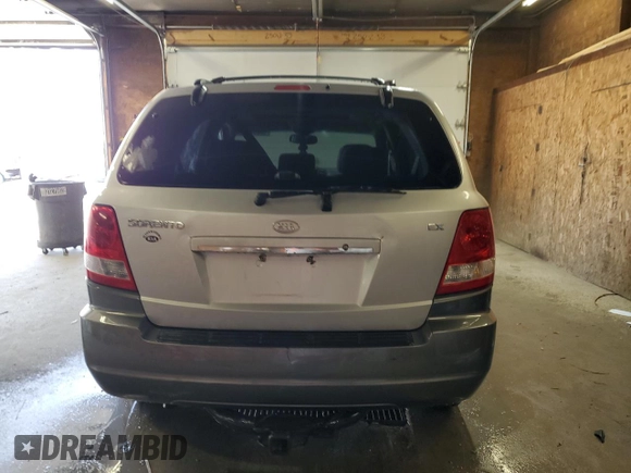 2005 Kia Sorento LX with VIN KNDJC733255467795, listed as a Copart auction lot 54651595 with 190,161 mi miles and Salvage Title. Bid and sale history available at carsss.com. Image 6.