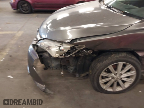 2015 Toyota Camry XLE with VIN 4T4BF1FK4FR474445, listed as a IAAI auction lot 40777928 with 222,913 mi miles. Bid and sale history available at carsss.com. Image 19.