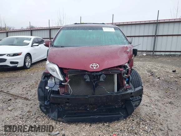 2014 Toyota Sienna XLE z VIN 5TDYK3DC9ES425398, wystawiony jako IAAI lot #41551678 z przebiegiem 224 667 mil mil oraz . Historia ofert i sprzedaży dostępna na DreamBid. Obrazek 13.