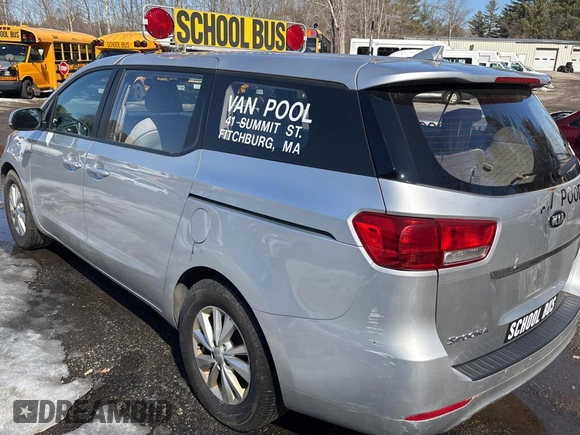2017 Kia Sedona L with VIN KNDMA5C19H6282891, listed as a Copart auction lot 48910585 with 158,146 mi miles and Clean Title. Bid and sale history available at DreamBid. Image 4.