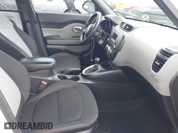 2016 Kia Soul z VIN KNDJN2A23G7362505, wystawiony jako IAAI lot #42280947 z przebiegiem 126 029 mil mil oraz . Historia ofert i sprzedaży dostępna na DreamBid. Obrazek 5.
