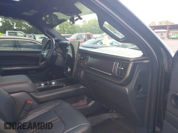 2022 Ford Expedition Platinum with VIN 1FMJU1MT6NEA02232, listed as a IAAI auction lot 42507482 with 18,848 mi miles and . Bid and sale history available at DreamBid. Image 5.