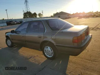 1990 Honda Accord LX with VIN JHMCB7652LC035496, listed as a Copart auction lot 76473224 with 200,671 mi miles and Salvage Title. Bid and sale history available at carsss.com. Image 2.