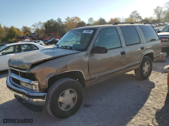 1996 Chevrolet Tahoe with VIN 1GNEK13R1TJ385350, listed as a Copart auction lot 77593884 with 169,178 mi miles and Salvage Title. Bid and sale history available at carsss.com. Image 1.